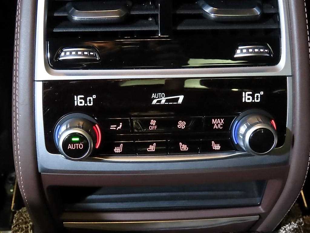 BMW 7시리즈 7시리즈 (G11) 740d xDrive 디자인 퓨어 엑설런스 이미지 13