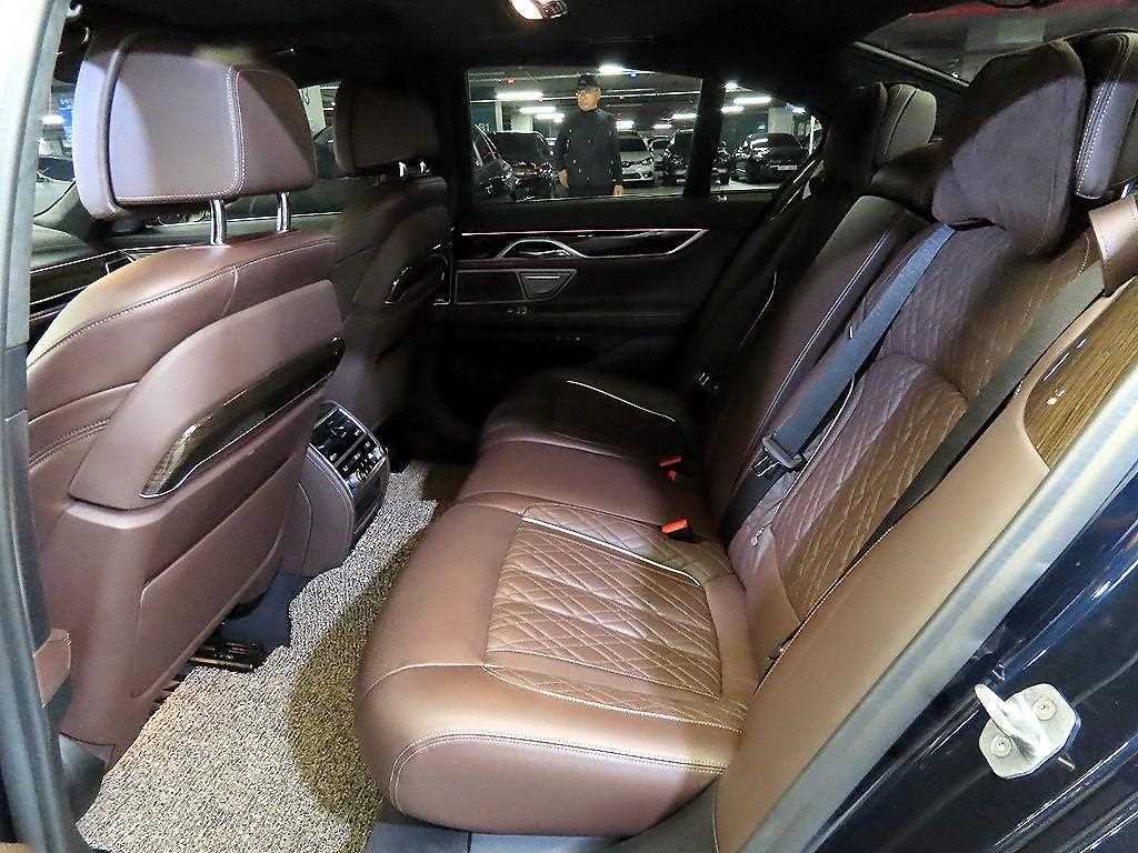 BMW 7시리즈 7시리즈 (G11) 740d xDrive 디자인 퓨어 엑설런스 이미지 7