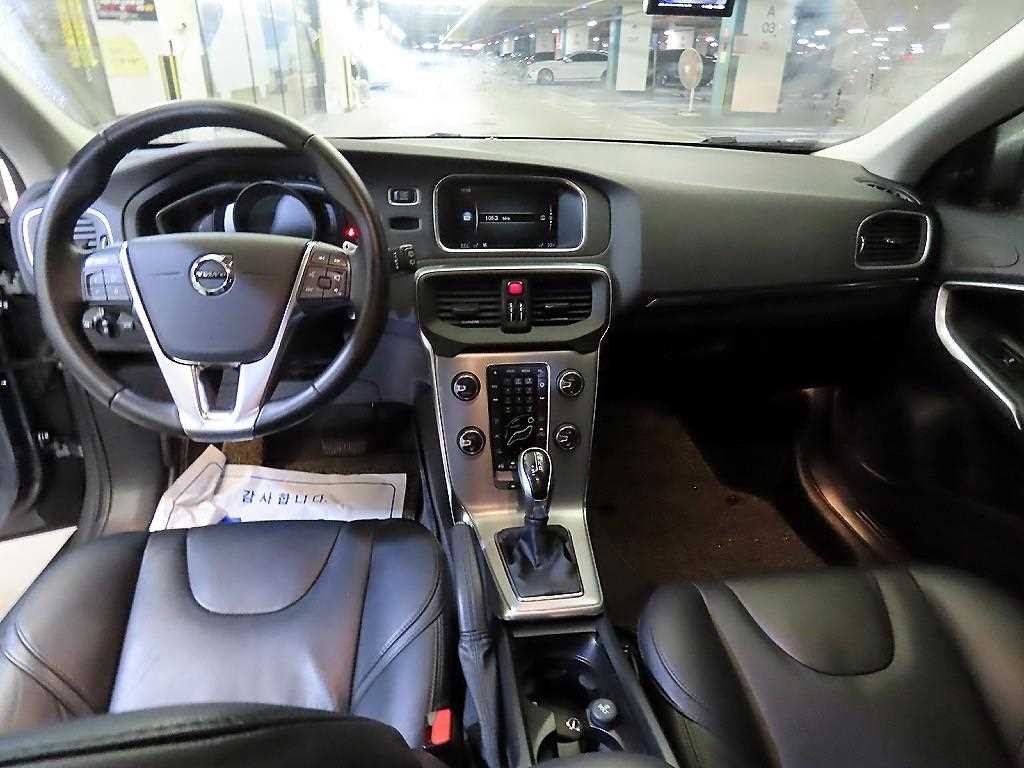 볼보 V40 D3 모멘텀 이미지 10