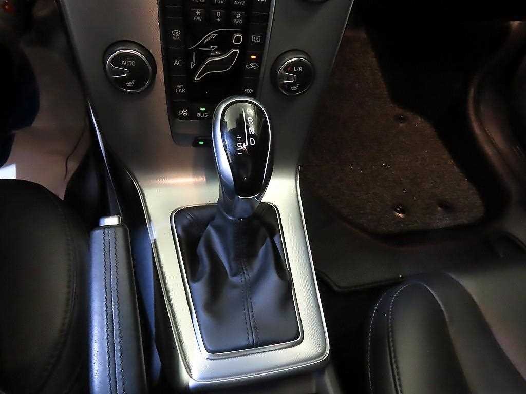 볼보 V40 D3 모멘텀 이미지 12