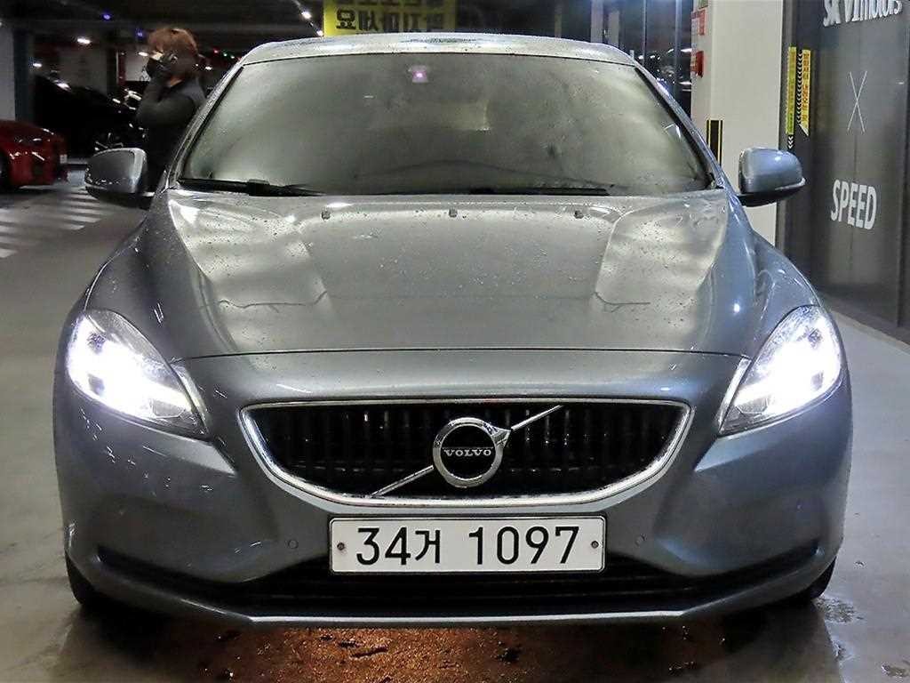 볼보 V40 D3 모멘텀 이미지 2