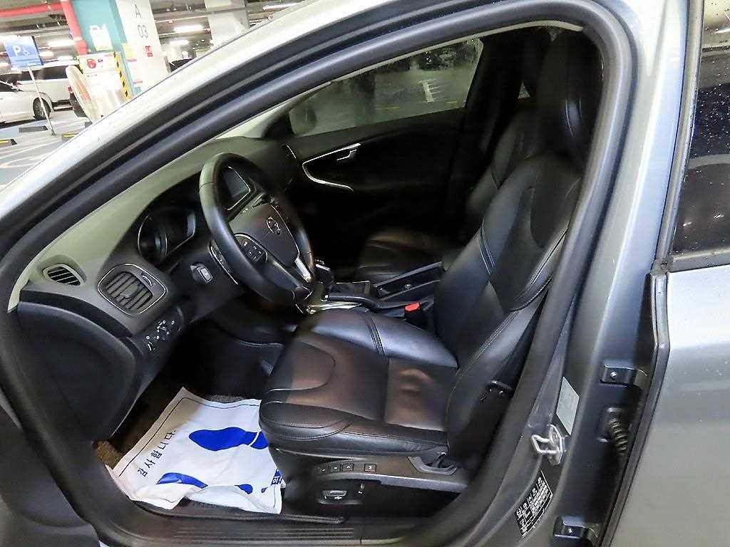 볼보 V40 D3 모멘텀 이미지 6