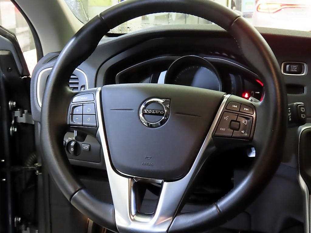 볼보 V40 D3 모멘텀 이미지 8