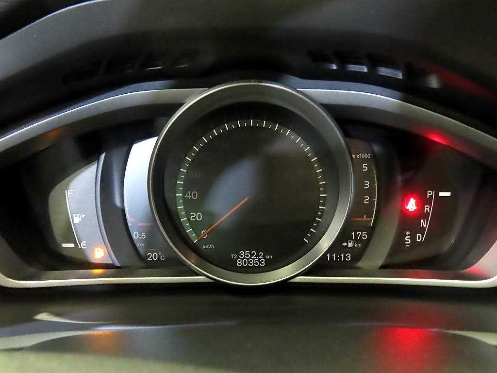볼보 V40 D3 모멘텀 이미지 9