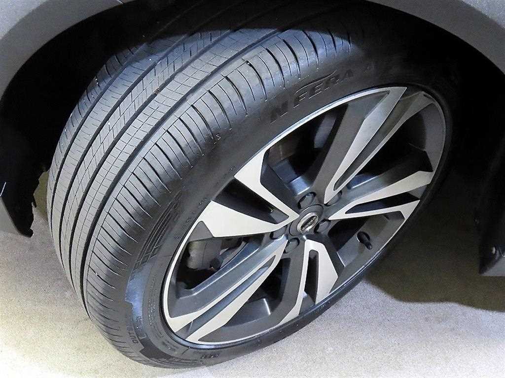 볼보 V60 V60 크로스 컨트리 2세대 2.0 B5 프로 AWD 이미지 20