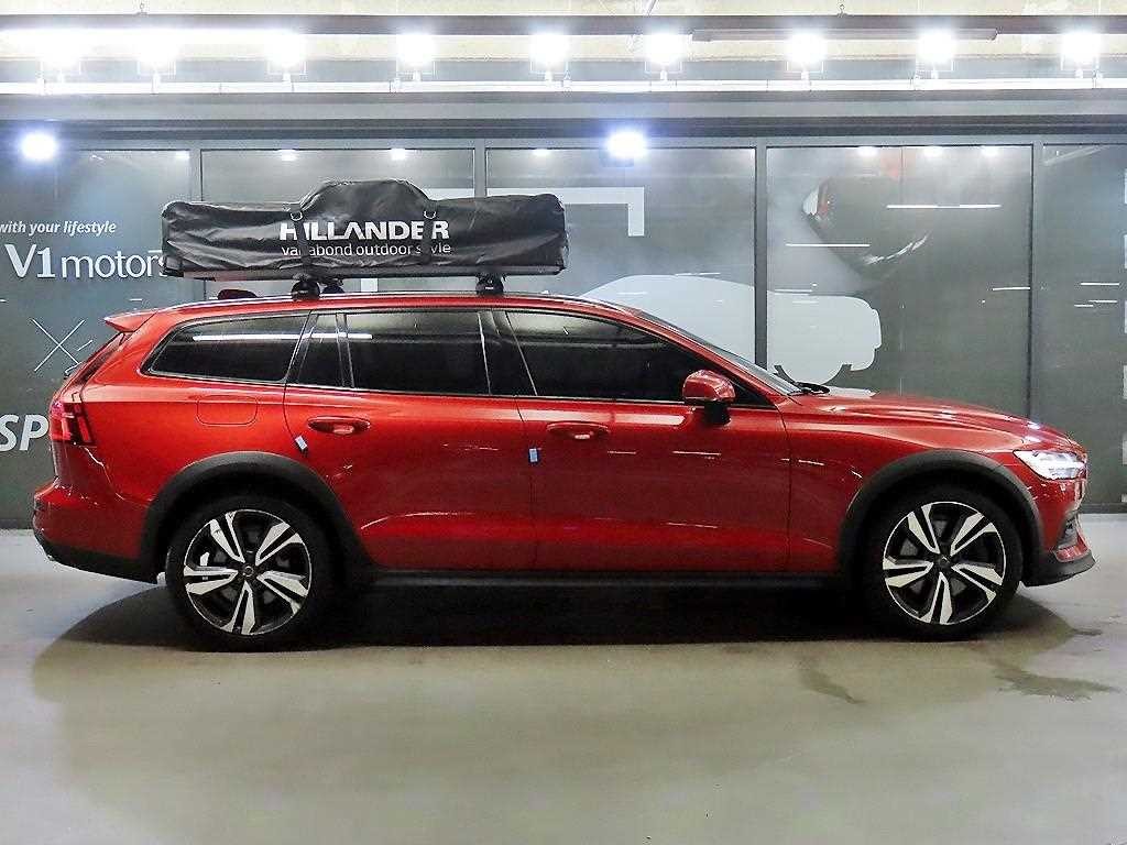 볼보 V60 V60 크로스 컨트리 2세대 2.0 B5 프로 AWD 이미지 3