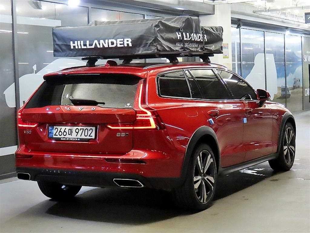 볼보 V60 V60 크로스 컨트리 2세대 2.0 B5 프로 AWD 이미지 4