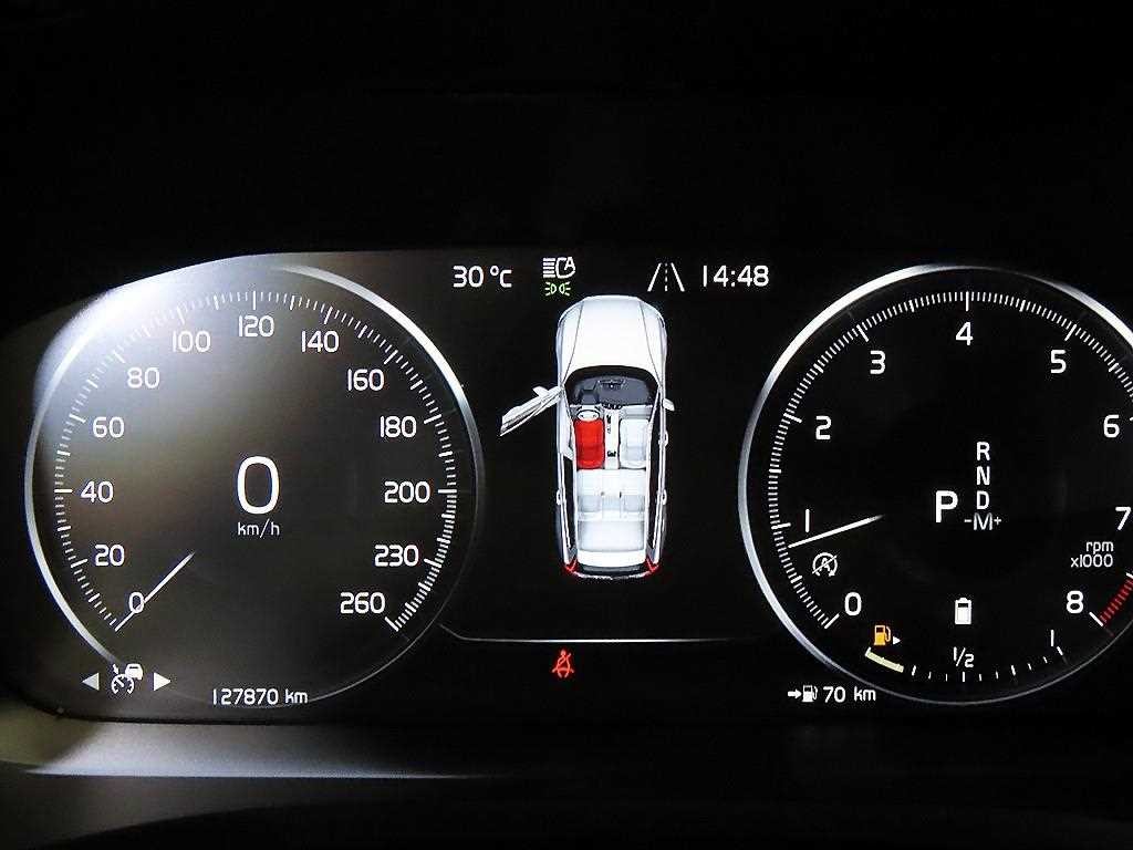 볼보 V60 V60 크로스 컨트리 2세대 2.0 B5 프로 AWD 이미지 9