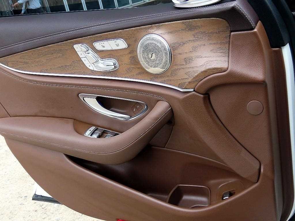 벤츠 E 클래스 E-클래스 W213 E220d 4MATIC 익스클루시브 이미지 12