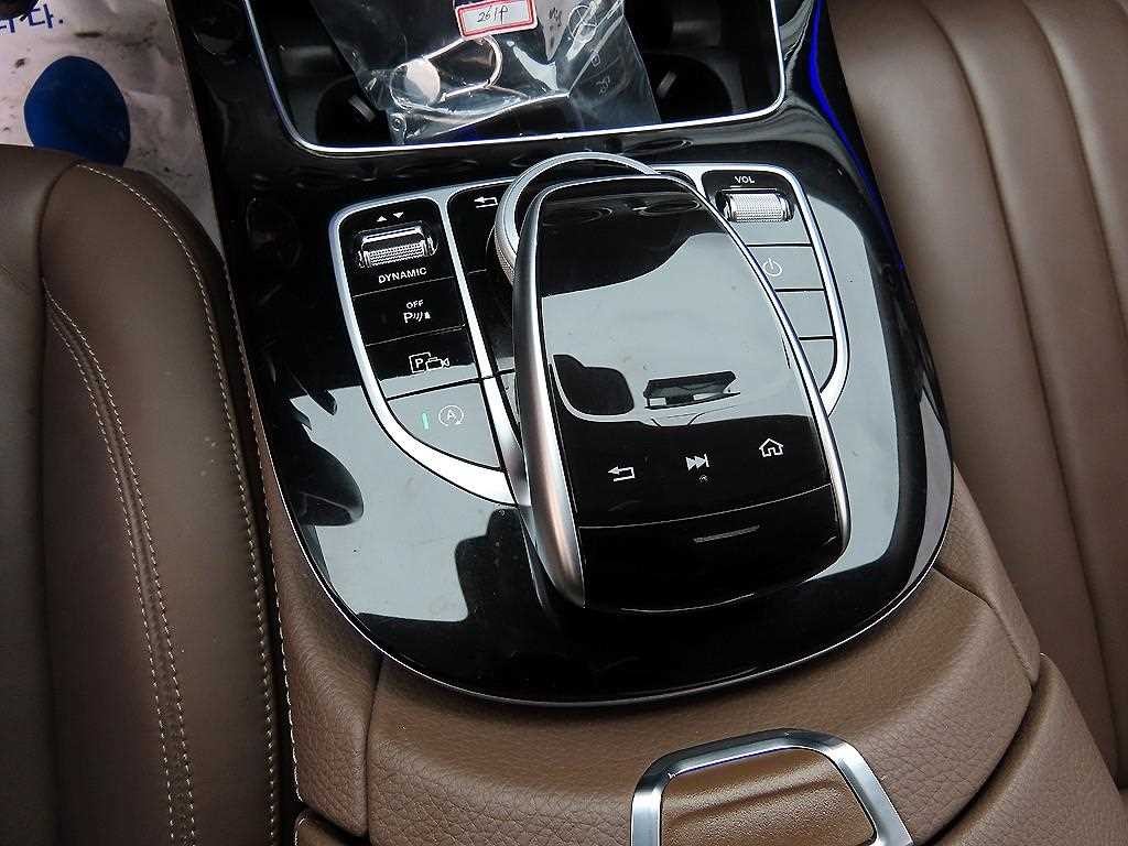 벤츠 E 클래스 E-클래스 W213 E220d 4MATIC 익스클루시브 이미지 13