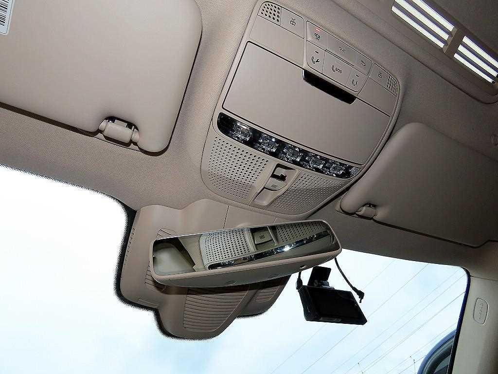 벤츠 E 클래스 E-클래스 W213 E220d 4MATIC 익스클루시브 이미지 15