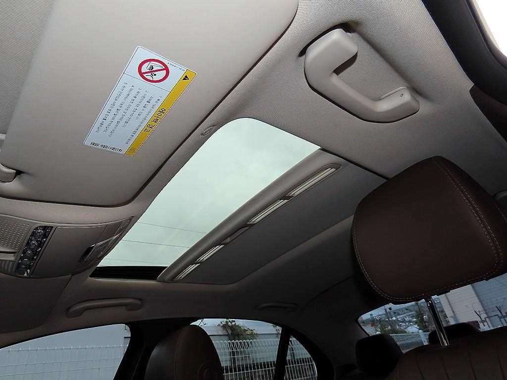 벤츠 E 클래스 E-클래스 W213 E220d 4MATIC 익스클루시브 이미지 16