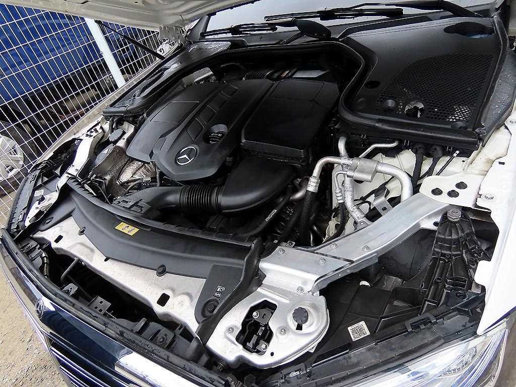 벤츠 E 클래스 E-클래스 W213 E220d 4MATIC 익스클루시브 이미지 19