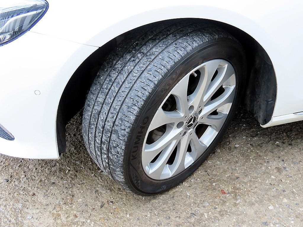 벤츠 E 클래스 E-클래스 W213 E220d 4MATIC 익스클루시브 이미지 20