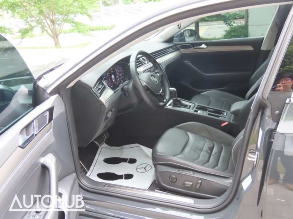 폭스바겐 아테온 2.0 TDI 엘레강스 프레스티지 이미지 12