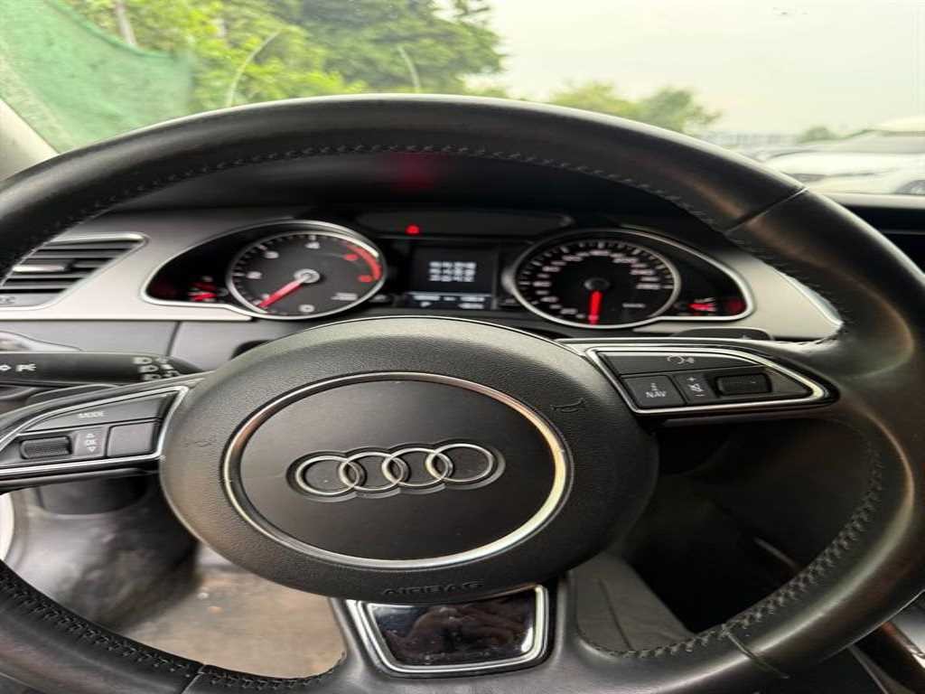 아우디 A5 2.0 TDI 콰트로 다이나믹 스포츠백 이미지 5