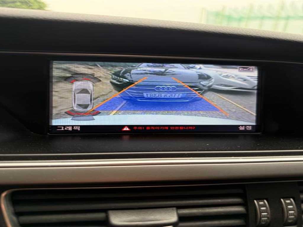 아우디 A5 2.0 TDI 콰트로 다이나믹 스포츠백 이미지 8