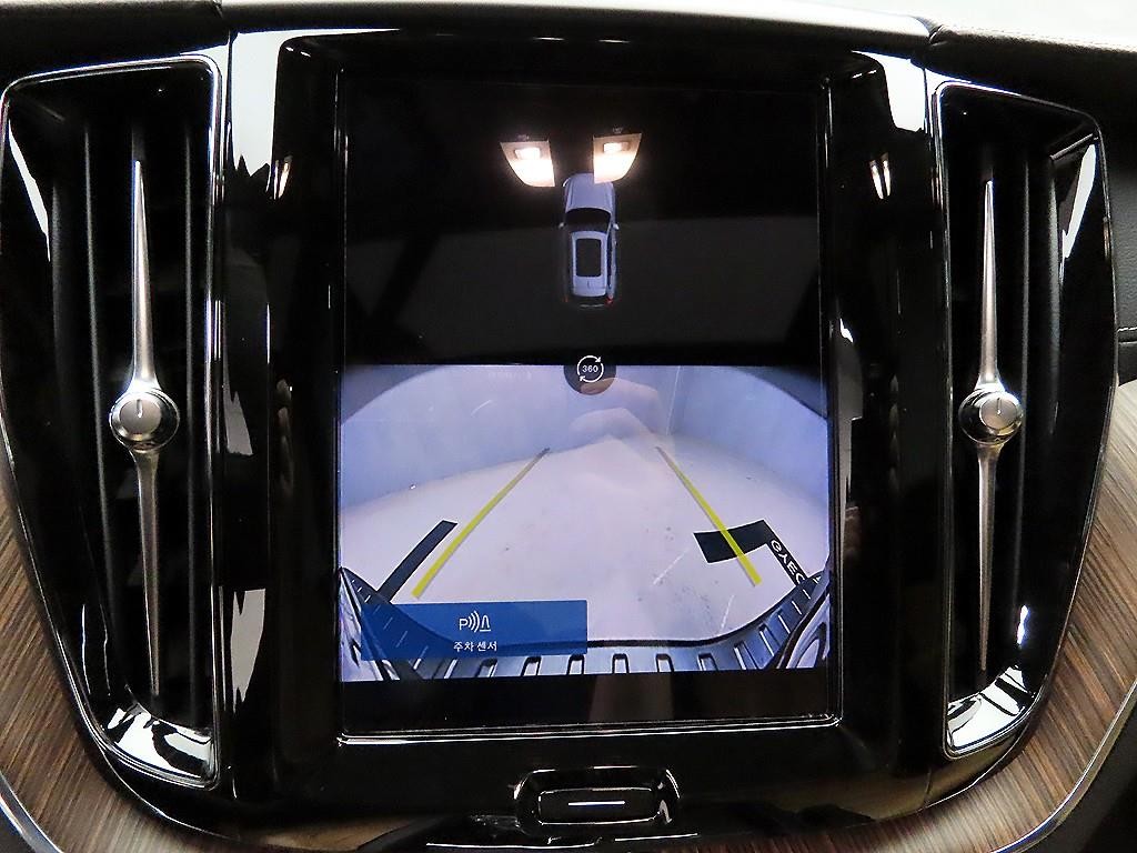 볼보 XC60 XC60(2세대) B6 AWD 인스크립션 이미지 14