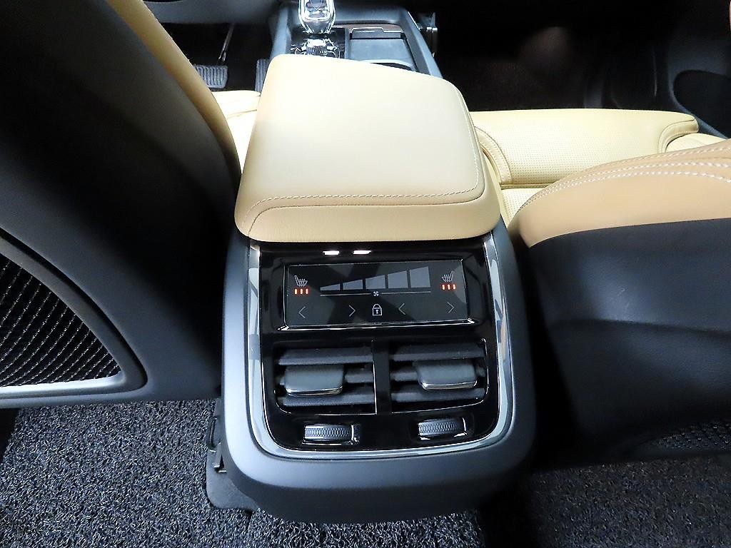 볼보 XC60 XC60(2세대) B6 AWD 인스크립션 이미지 15