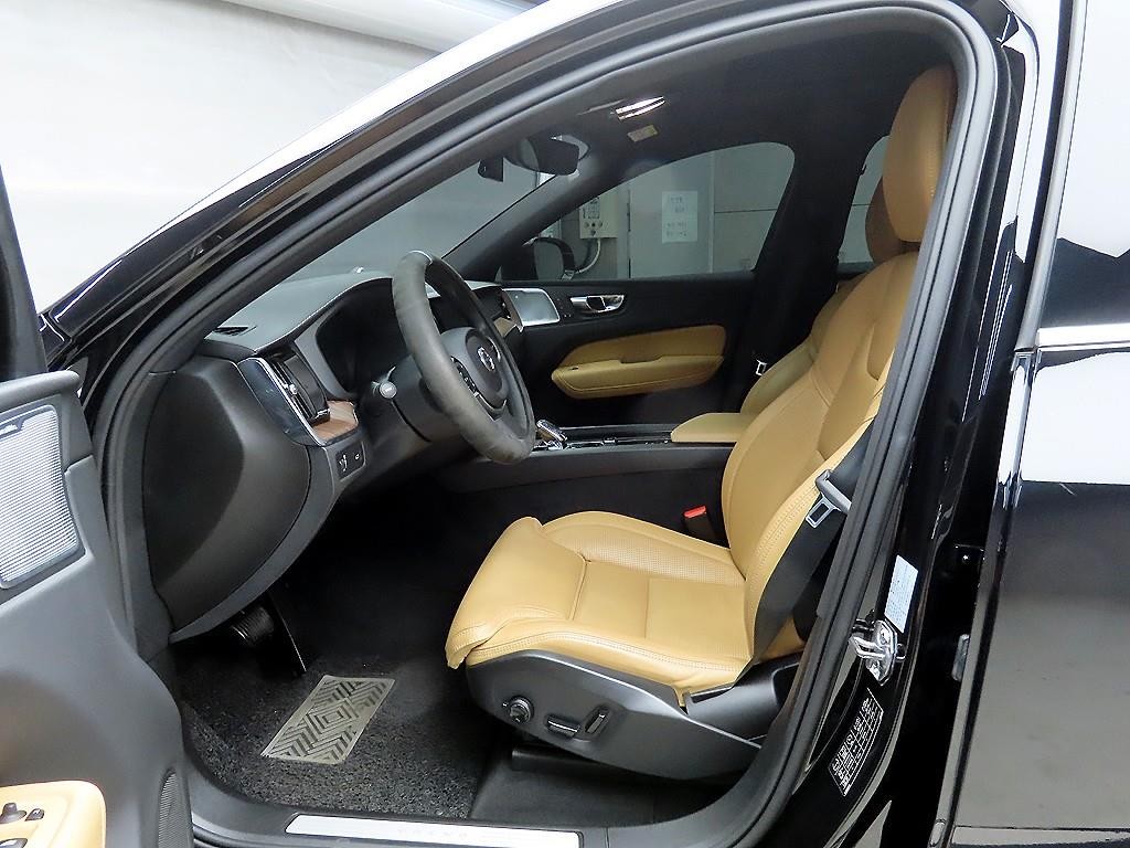 볼보 XC60 XC60(2세대) B6 AWD 인스크립션 이미지 5