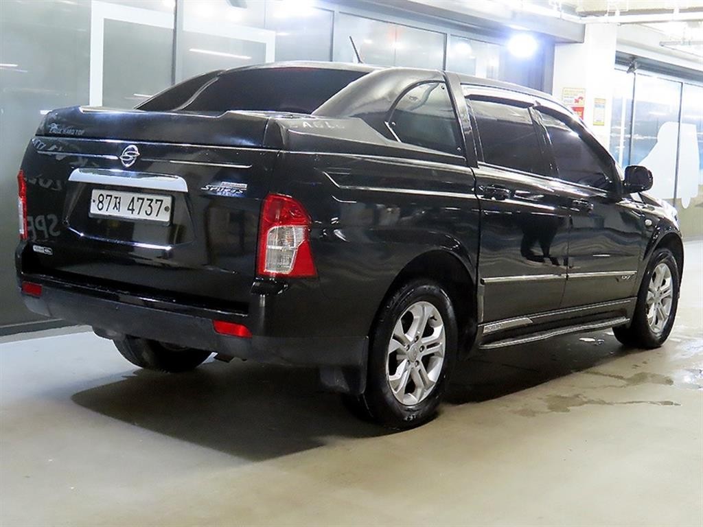 KG모빌리티(쌍용) 코란도 코란도스포츠 디젤 4WD CX7 패션 이미지 4