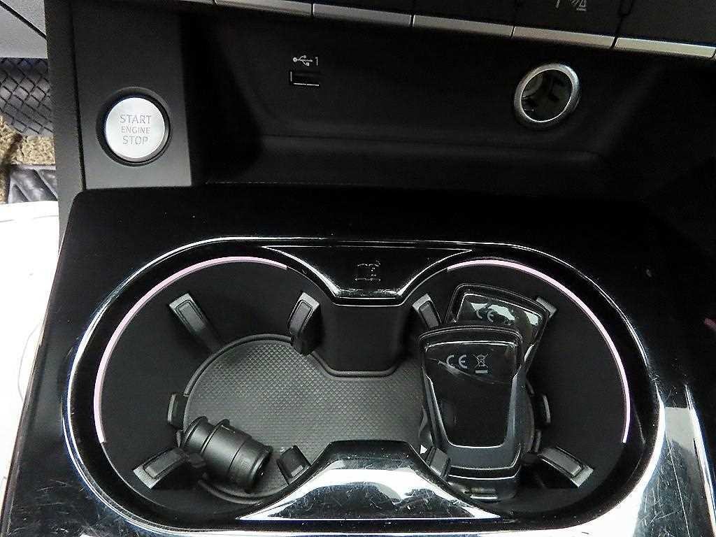 아우디 A4 A4 (B9) 40 TFSI 프리미엄 이미지 12