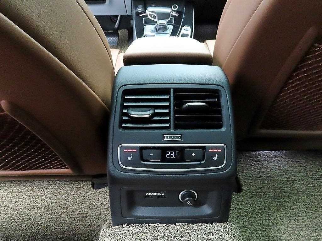 아우디 A4 A4 (B9) 40 TFSI 프리미엄 이미지 17