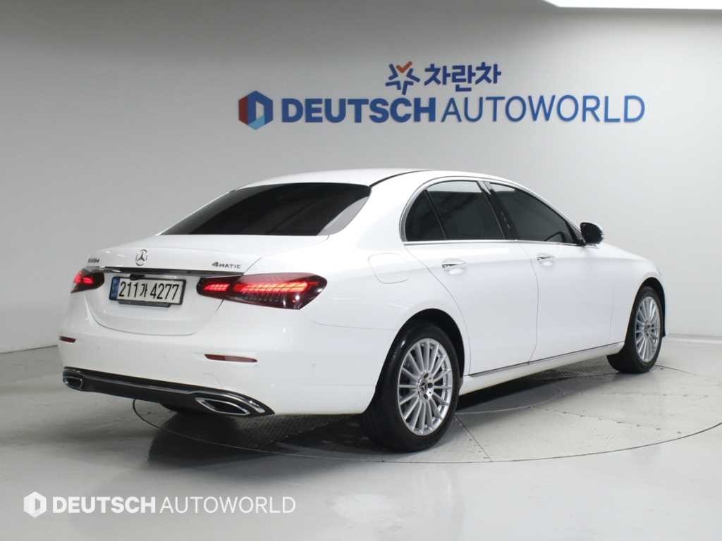 벤츠 E 클래스 E-클래스 W213 E220d 4MATIC 익스클루시브 이미지 4