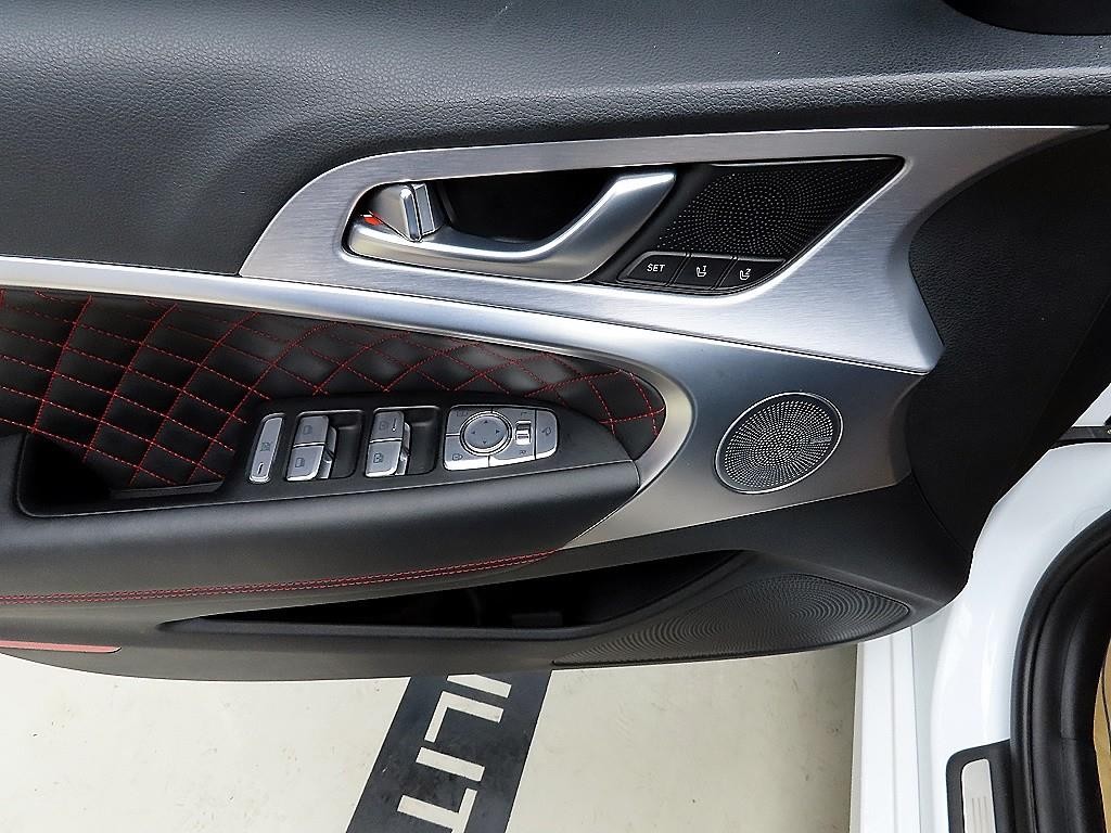 제네시스 G70 3.3T 스포츠 AWD 프레스티지 이미지 11