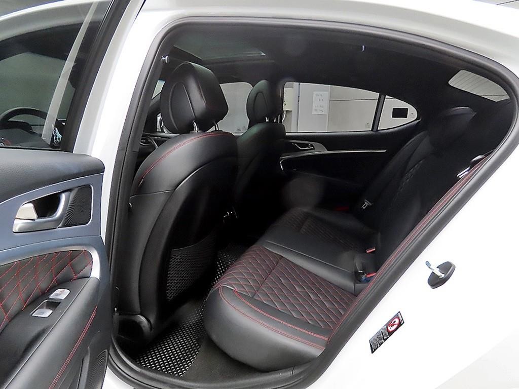 제네시스 G70 3.3T 스포츠 AWD 프레스티지 이미지 6