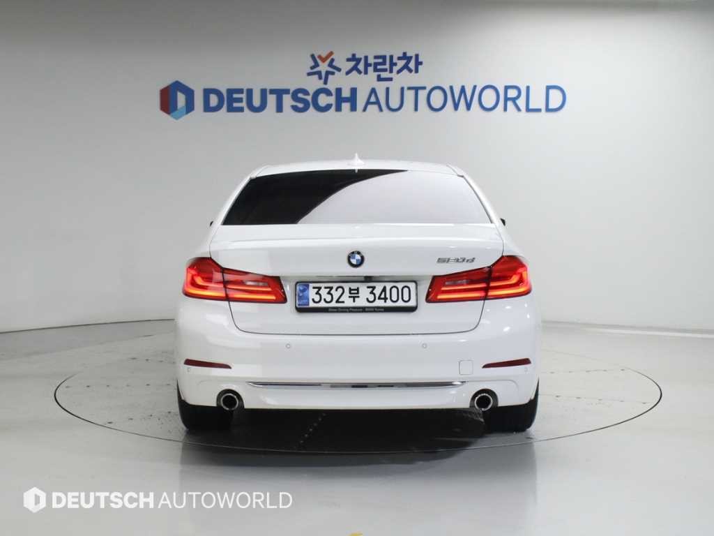 BMW 5시리즈 5시리즈 (G30) 520d 럭셔리 스페셜 에디션 이미지 4
