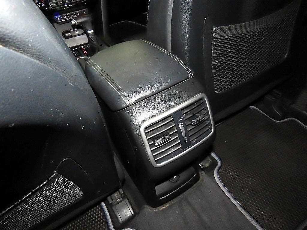 기아 스포티지 스포티지 더 볼드 1.6 디젤 2WD 노블레스 이미지 16