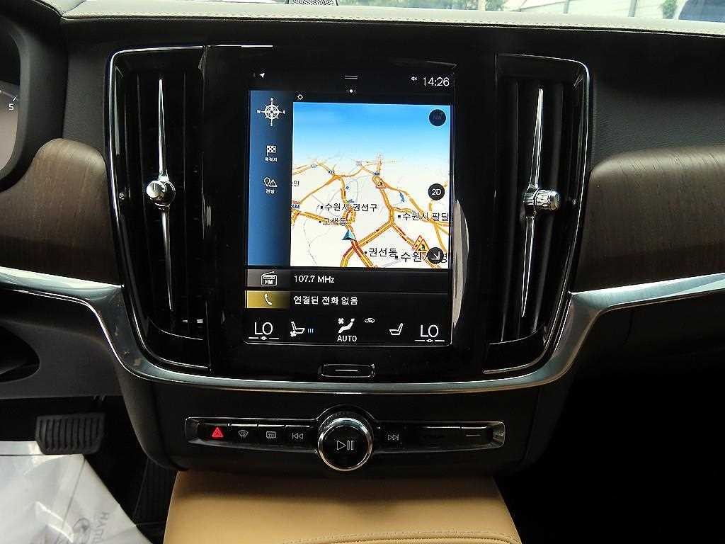 볼보 V90 V90 크로스컨트리 B5 프로 AWD 이미지 14