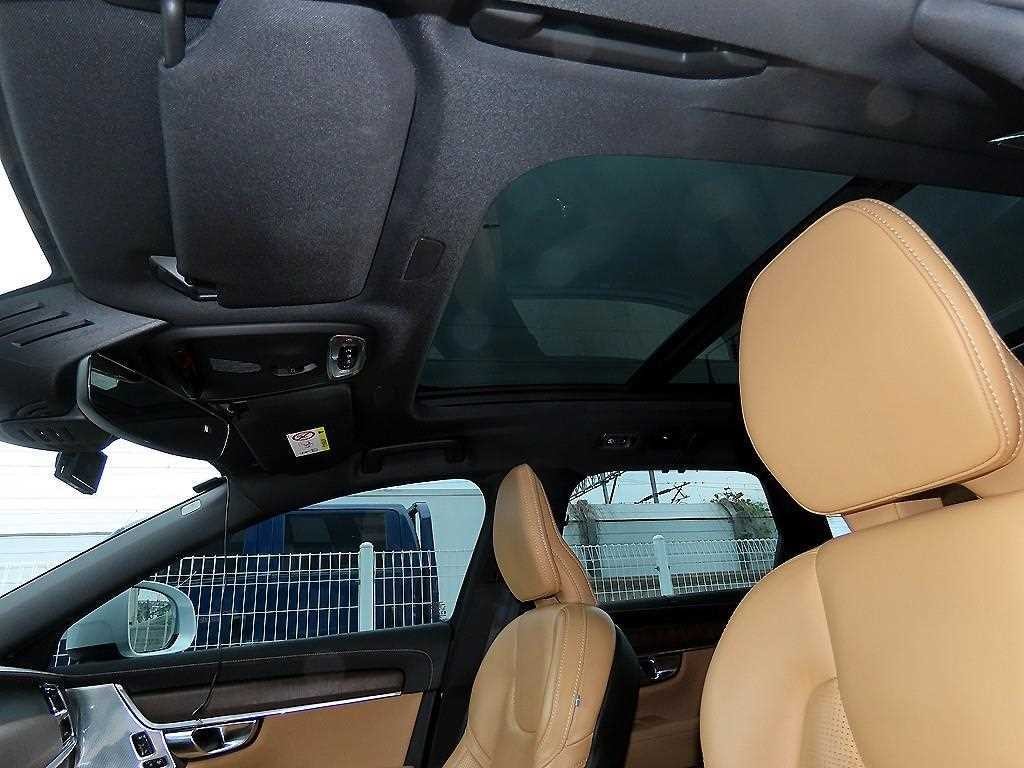 볼보 V90 V90 크로스컨트리 B5 프로 AWD 이미지 16