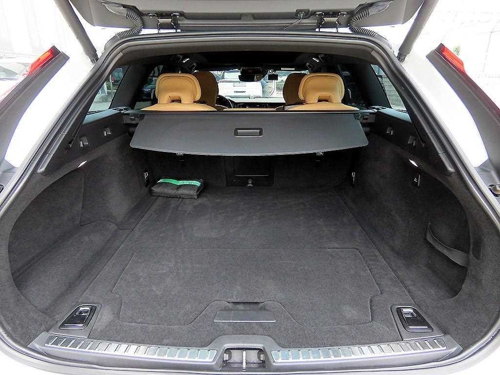 볼보 V90 V90 크로스컨트리 B5 프로 AWD 이미지 17
