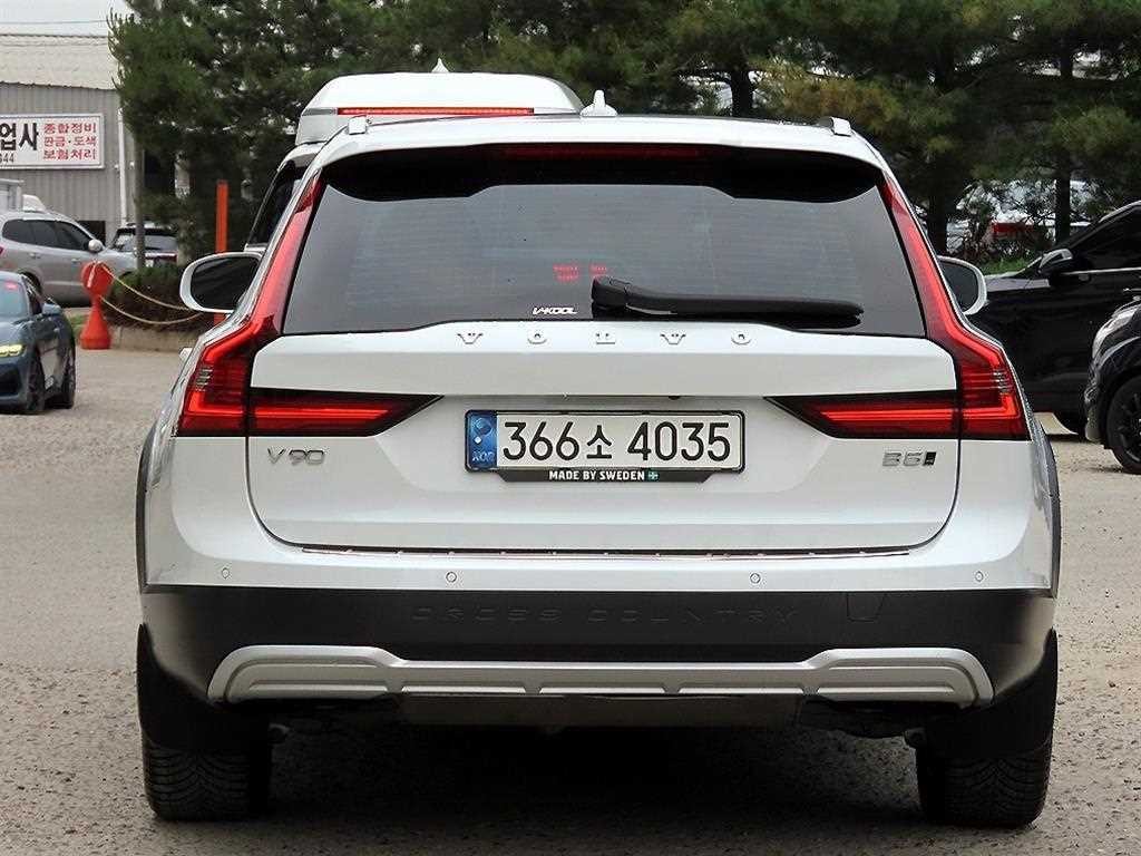 볼보 V90 V90 크로스컨트리 B5 프로 AWD 이미지 4
