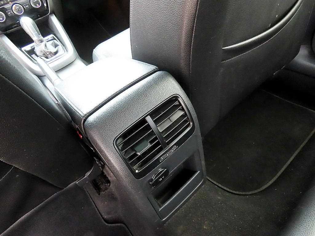 폭스바겐 제타 뉴 제타 2.0 TDI 블루모션 프리미엄 이미지 17