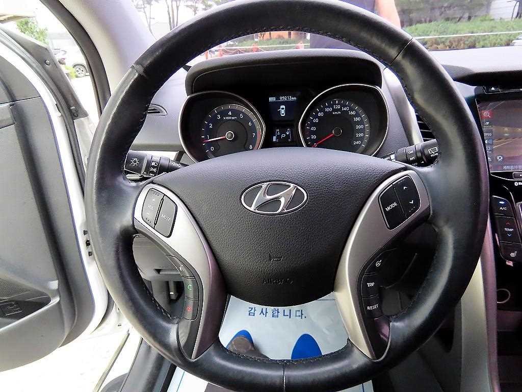 현대 i30 더 뉴 i30 2.0 GDI PYL 이미지 8