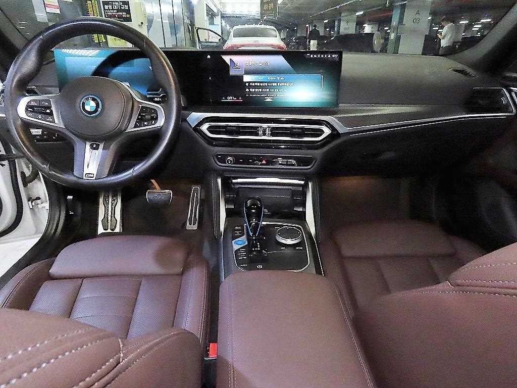 BMW i4 eDrive 40 M 스포츠 프로 이미지 10