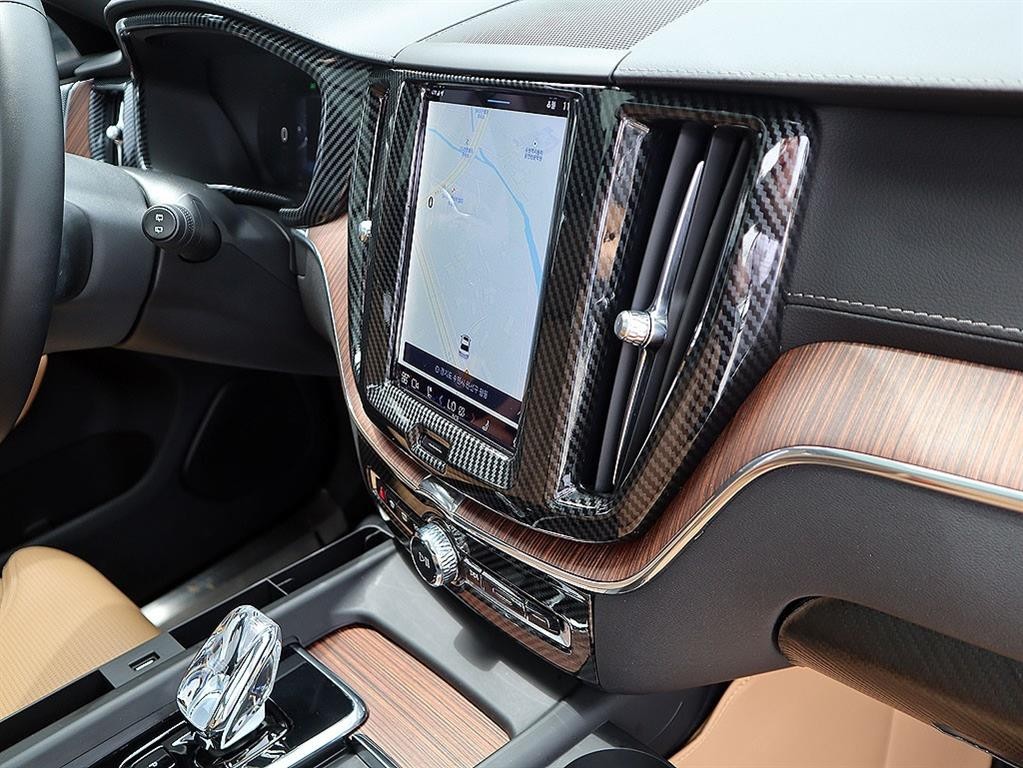 볼보 XC60 XC60(2세대) B6 AWD 얼티메이트 브라이트 이미지 11