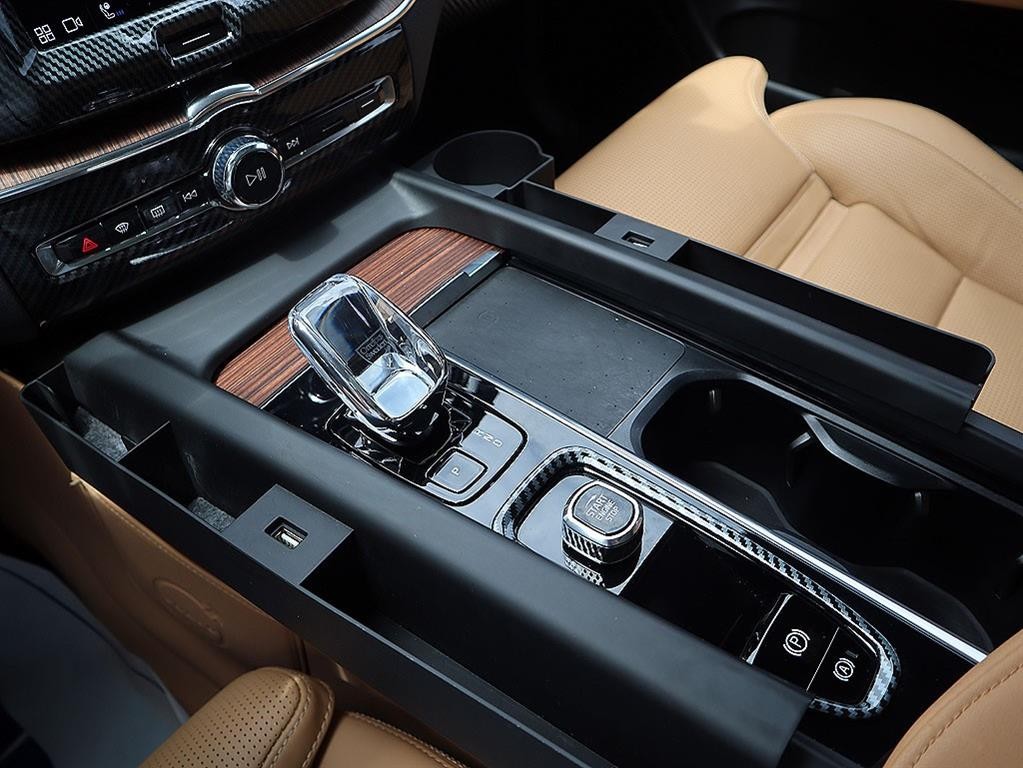 볼보 XC60 XC60(2세대) B6 AWD 얼티메이트 브라이트 이미지 12