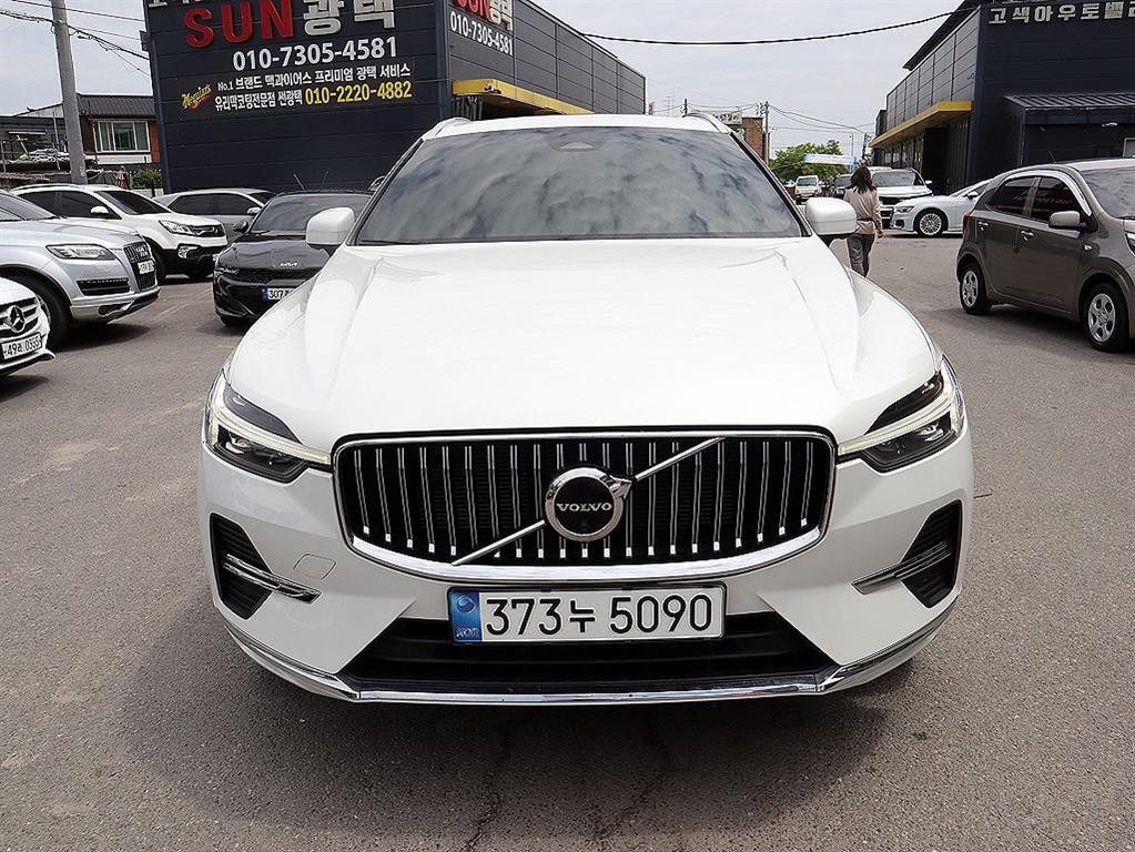 볼보 XC60 XC60(2세대) B6 AWD 얼티메이트 브라이트 이미지 2