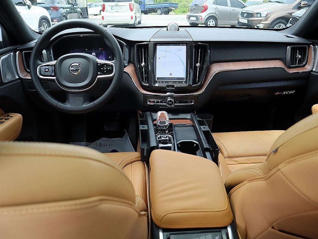 볼보 XC60 XC60(2세대) B6 AWD 얼티메이트 브라이트 이미지 5