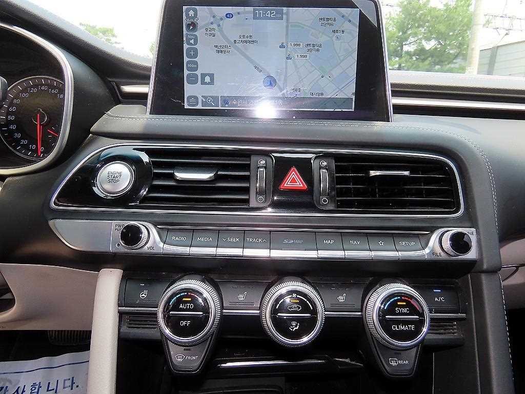 제네시스 G70 2.0T AWD 어드밴스드 이미지 13