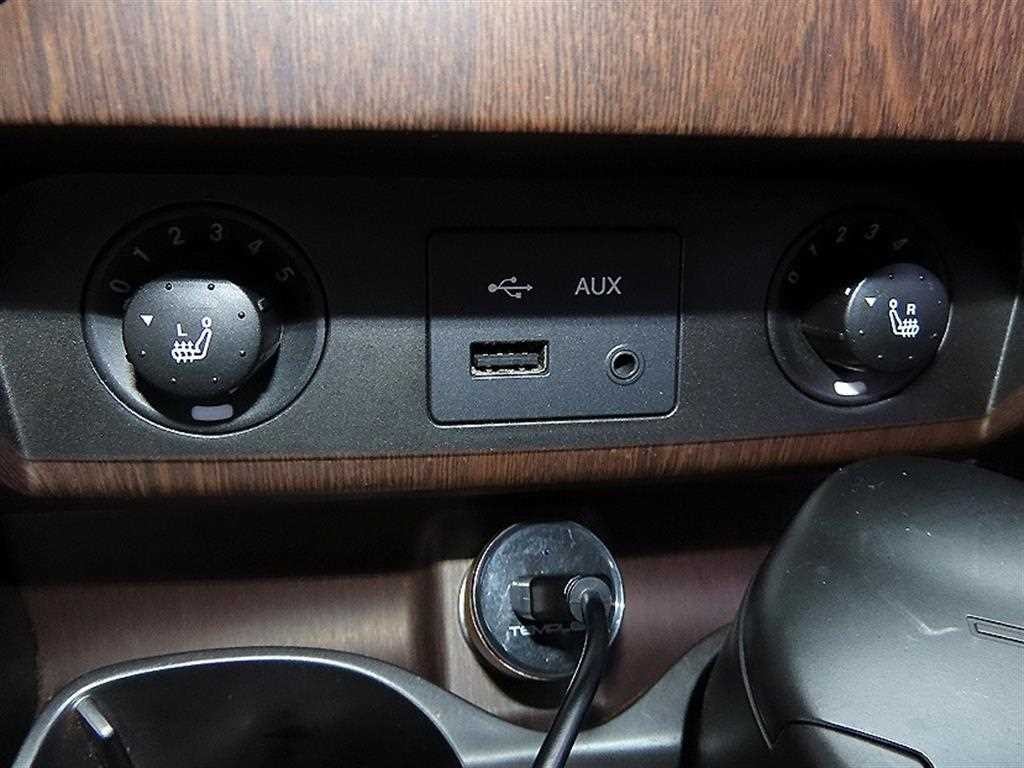 KG모빌리티(쌍용) 렉스턴 렉스턴W 2.0  4WD RX7 럭셔리 이미지 12
