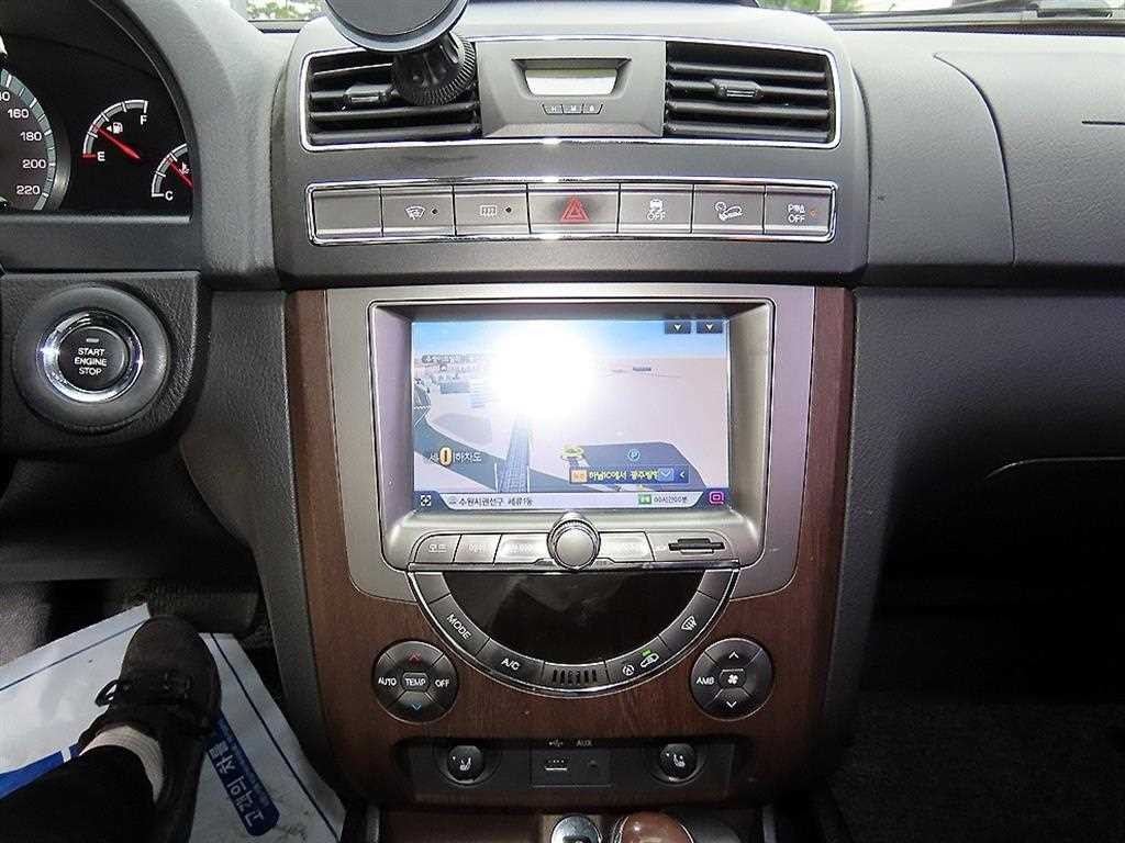 KG모빌리티(쌍용) 렉스턴 렉스턴W 2.0  4WD RX7 럭셔리 이미지 13