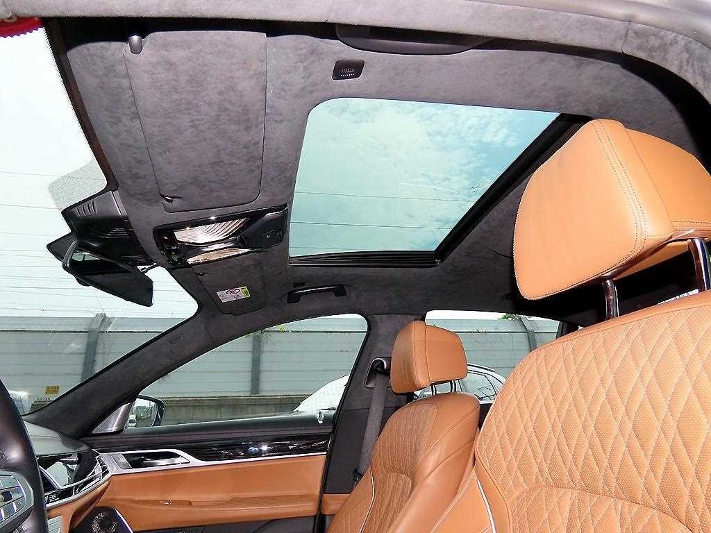 BMW 7시리즈 7시리즈 (G11) 740I M 스포츠 패키지 이미지 17