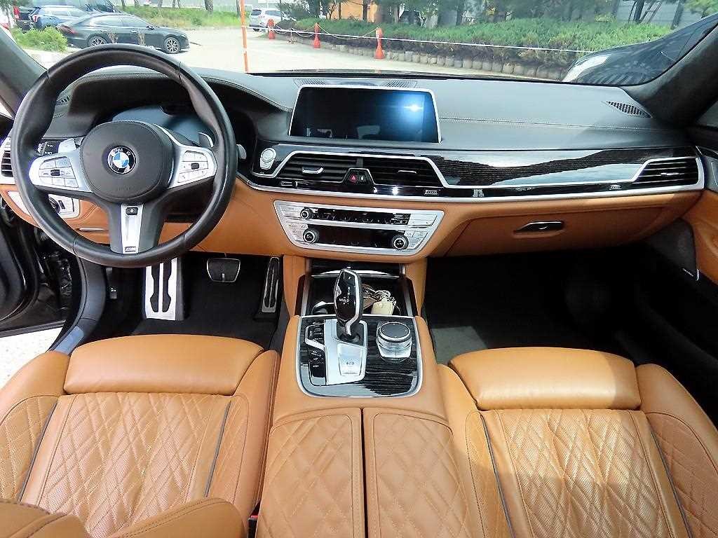 BMW 7시리즈 7시리즈 (G11) 740I M 스포츠 패키지 이미지 7