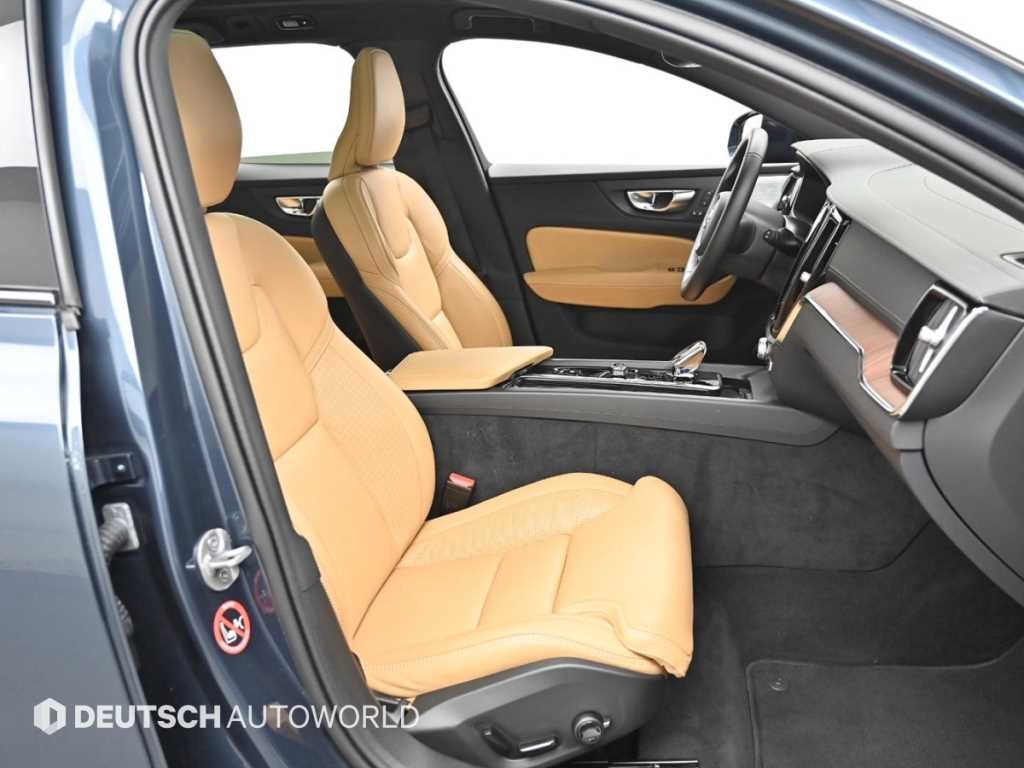 볼보 V60 V60 크로스 컨트리 2세대 2.0 B5 얼티메이트 AWD 이미지 10