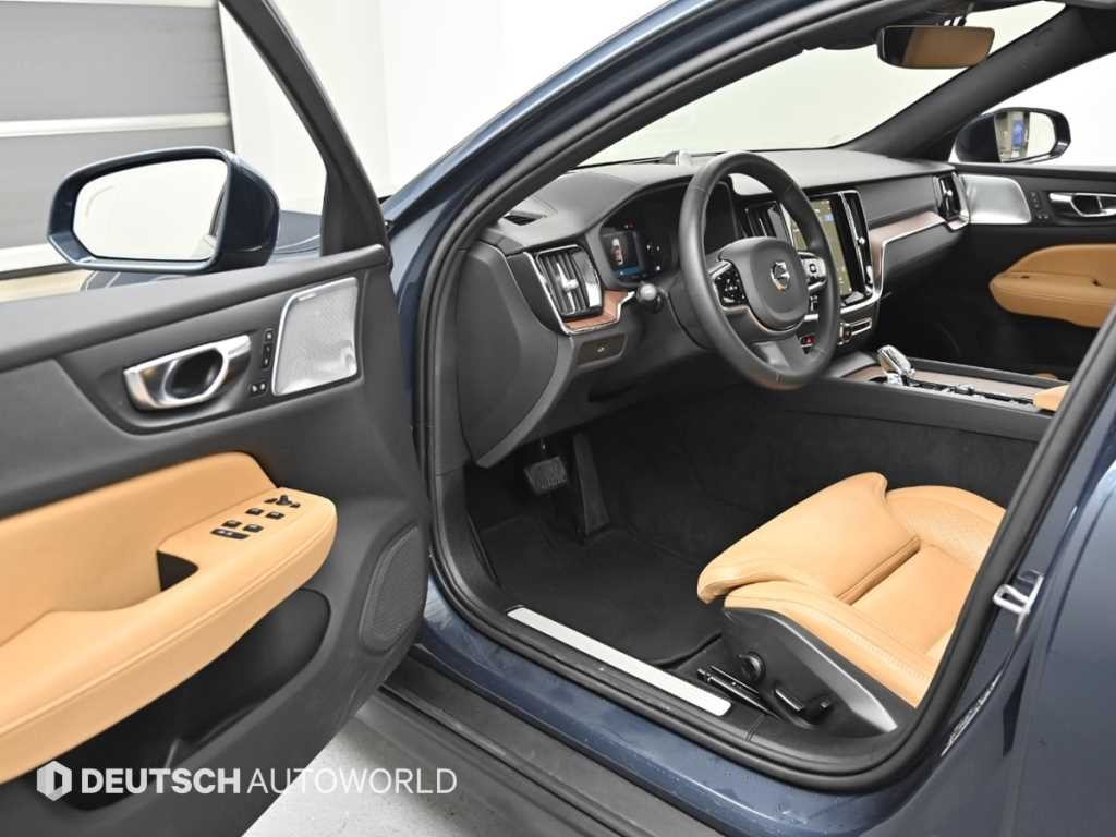 볼보 V60 V60 크로스 컨트리 2세대 2.0 B5 얼티메이트 AWD 이미지 11